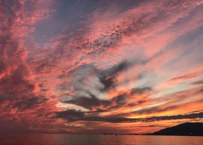 Отель Les Flots Bleus Porto (Corsica)