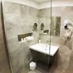Les Flots Bleus Hotel 3*