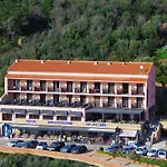 Hotel Les Flots Bleus 3*