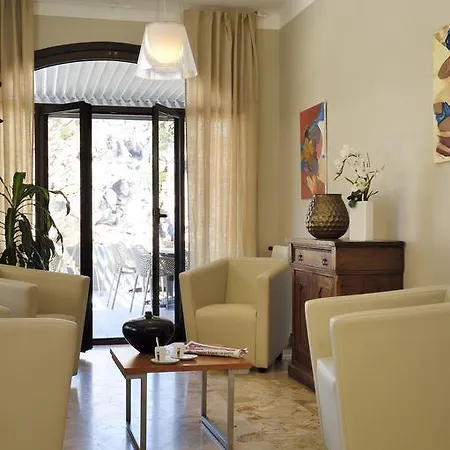 Hotel Les Flots Bleus 3*