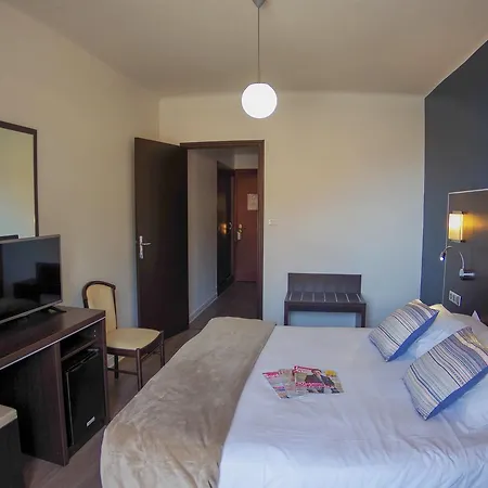 Les Flots Bleus Hotel