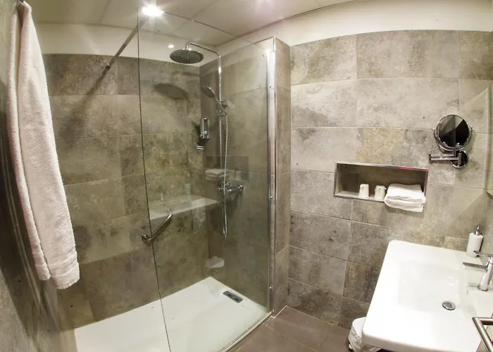 Hotel Les Flots Bleus 3*